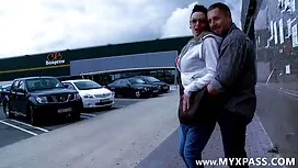 Dama u plavom donjem ...