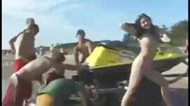 Kučja jebena kuja bi ...