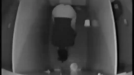 Plavuša s raskošnim  ...